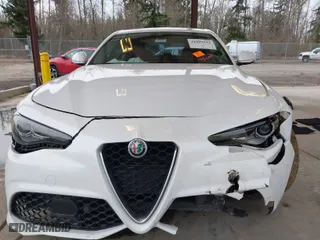 2018 Alfa Romeo Giulia Ti with VIN ZARFAECNXJ7574745, listed as a IAAI auction lot 41809543 with 69,372 mi miles. Bid and sale history available at carsss.com. Image 13.