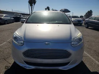 2015 Ford Focus Electric с VIN 1FADP3R42FL380198, выставлен на аукционе Copart как лот 64259355 с пробегом 43 566 миль миль и Чистый • Clean title. История ставок и продаж доступна на DreamBid. Изображение 5.