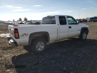 2001 Chevrolet Silverado 2500 with VIN 1GCGK29U61Z200260, listed as a Copart auction lot 79741324 with 217,069 mi miles and Salvage Title. Bid and sale history available at carsss.com. Image 3.