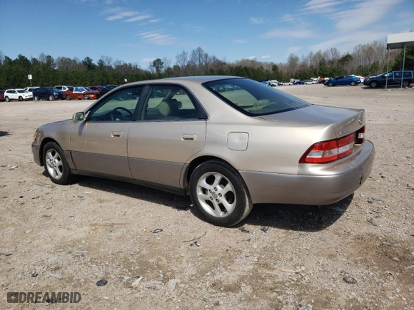 2001 Lexus ES 300 with VIN JT8BF28G615110199, listed as a Copart auction lot 50513465 with 206,481 mi miles and Salvage Title. Bid and sale history available at carsss.com. Image 2.