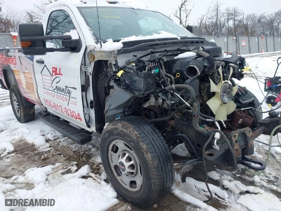 2016 GMC Sierra 2500HD with VIN 1GT02REG9GZ427283, listed as a IAAI auction lot 41513132 with 100,193 mi miles. Bid and sale history available at carsss.com. Image 17.