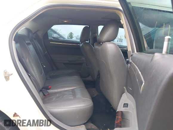 2005 Chrysler 300 with VIN 2C3JA63H25H686717, listed as a IAAI auction lot 41925750 with 230,196 mi miles. Bid and sale history available at carsss.com. Image 8.