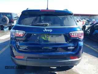 2021 Jeep Compass Altitude with VIN 3C4NJCBB4MT556033, listed as a IAAI auction lot 41198784 with 72,081 mi miles. Bid and sale history available at carsss.com. Image 16.