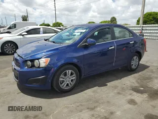 2014 Chevrolet Sonic LT z VIN 1G1JC5SH2E4140894, wystawiony jako Copart lot #55408215 z przebiegiem 122 783 mil mil oraz Szkoda całkowita • Salvage title. Historia ofert i sprzedaży dostępna na DreamBid. Obrazek 1.