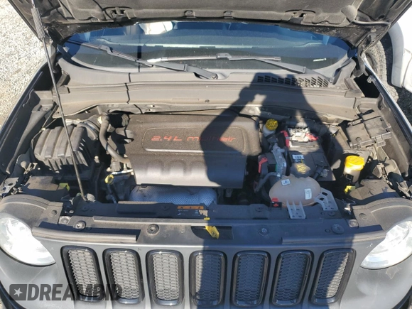 2018 Jeep Renegade Altitude with VIN ZACCJBBB5JPG75357, listed as a Copart auction lot 80260204 with 70,377 mi miles and Salvage title. Bid and sale history available at DreamBid. Image 13.