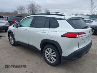 2024 Toyota Corolla Cross LE z VIN 7MUBAABG2RV103930, wystawiony jako IAAI lot #42051280 z przebiegiem 27 541 mil mil oraz . Historia ofert i sprzedaży dostępna na DreamBid. Obrazek 3.