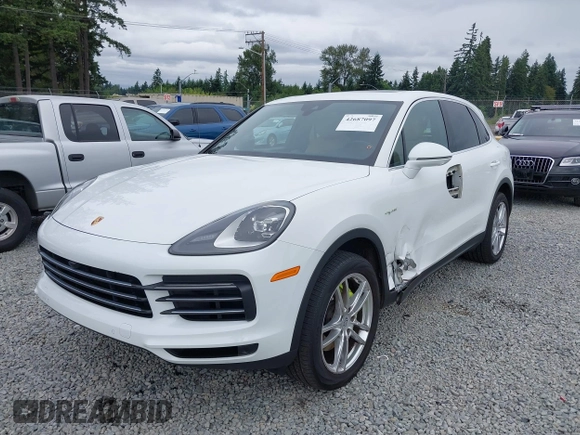2019 Porsche Cayenne E-Hybrid z VIN WP1AE2AY0KDA52065, wystawiony jako IAAI lot #42687097 z przebiegiem 53 670 mil mil oraz . Historia ofert i sprzedaży dostępna na DreamBid. Obrazek 18.