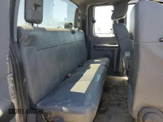2015 Ford F-250 XLT z VIN 1FT7X2B67FEC98288, wystawiony jako Copart lot #56031615 z przebiegiem 99 928 mil mil oraz Czysty tytuł • Clean title. Historia ofert i sprzedaży dostępna na DreamBid. Obrazek 10.