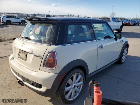2008 MINI Cooper Hardtop S with VIN WMWMF73528TV35922, listed as a Copart auction lot 47840545 with NaN miles and Clean Title. Bid and sale history available at carsss.com. Image 3.