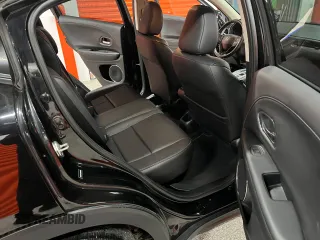 2018 Honda HR-V EX-L with VIN 3CZRU5H7XJM700725, listed as a Copart auction lot 45246405 with 92,150 mi miles and Clean Title. Bid and sale history available at carsss.com. Image 6.