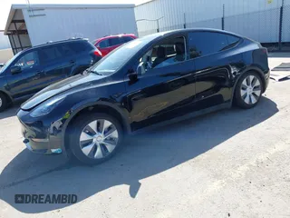 2024 Tesla Model Y Long Range z VIN 7SAYGDEE0RF078242, wystawiony jako IAAI lot #41808826 z przebiegiem 59 581 mil mil oraz . Historia ofert i sprzedaży dostępna na DreamBid. Obrazek 18.