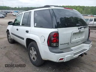 2005 Chevrolet TrailBlazer LT with VIN 1GNDT13S252253903, listed as a IAAI auction lot 42075661 with 186,673 mi miles and . Bid and sale history available at DreamBid. Image 3.