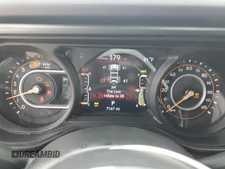 2025 Jeep Wrangler Sahara with VIN 1C4PJXEN1SW528297, listed as a Copart auction lot 55950005 with 7,167 mi miles and Clean title. Bid and sale history available at DreamBid. Image 9.