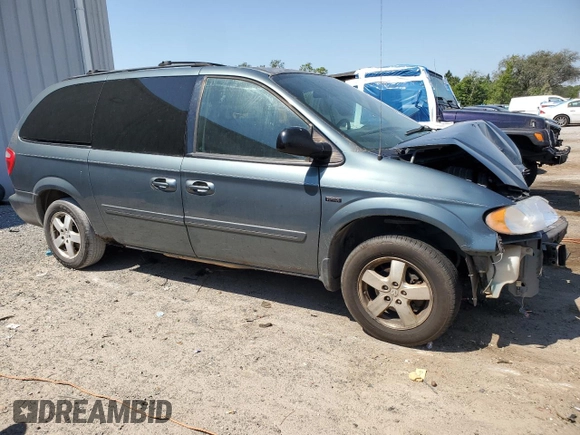 2007 Dodge Grand Caravan SXT with VIN 2D4GP44L27R357611, listed as a Copart auction lot 52884235 with 224,717 mi miles and Salvage Title. Bid and sale history available at DreamBid. Image 4.