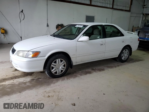 2000 Toyota Camry CE with VIN 4T1BG22K0YU961745, listed as a Copart auction lot 47946965 with 245,475 mi miles and Salvage Title. Bid and sale history available at carsss.com. Image 1.