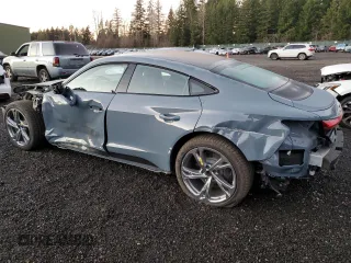 2023 Audi e-tron GT Premium Plus z VIN WAUFJBFW0P7006345, wystawiony jako Copart lot #83605424 z przebiegiem 7691 mil mil oraz Szkody całkowita. Historia ofert i sprzedaży dostępna na DreamBid. Obrazek 2.