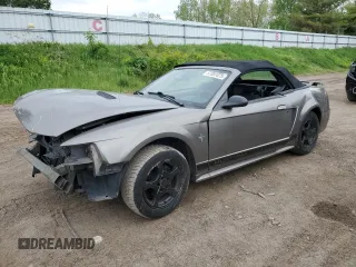 2002 Ford Mustang Deluxe z VIN 1FAFP44422F128062, wystawiony jako Copart lot #57081075 z przebiegiem 85 392 mil mil oraz Czysty tytuł • Clean title. Historia ofert i sprzedaży dostępna na DreamBid. Obrazek 1.