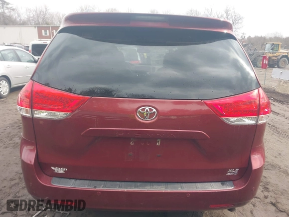 2013 Toyota Sienna XLE with VIN 5TDDK3DC5DS067049, listed as a IAAI auction lot 41650425 with 128,380 mi miles and . Bid and sale history available at DreamBid. Image 16.