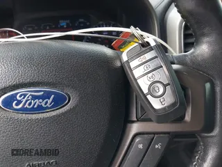 2019 Ford Expedition XLT с VIN 1FMJU1HT7KEA08725, выставлен на аукционе IAAI как лот 42658434 с пробегом 182 479 миль миль и . История ставок и продаж доступна на DreamBid. Изображение 11.