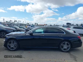 2019 Mercedes-Benz E-Class E 300 with VIN WDDZF4JB4KA684115, listed as a IAAI auction lot 41573761 with 35,678 mi miles. Bid and sale history available at carsss.com. Image 15.