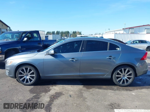 2017 Volvo S60 Inscription with VIN LYV402HK7HB120640, listed as a IAAI auction lot 41583114 with 71,884 mi miles. Bid and sale history available at carsss.com. Image 14.