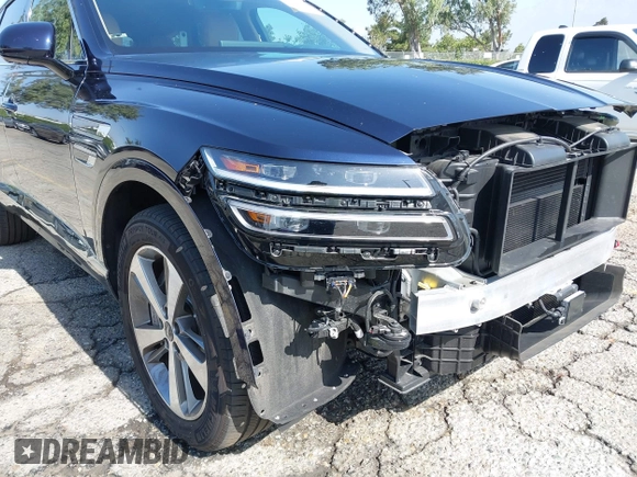 2024 Genesis GV80 with VIN KMUHCESC8RU185576, listed as a IAAI auction lot 42541291 with 17,908 mi miles and . Bid and sale history available at DreamBid. Image 18.