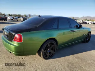 2015 Rolls-Royce Ghost z VIN SCA664S50FUX53383, wystawiony jako Copart lot #79297474 z przebiegiem 19 035 mil mil oraz Szkody całkowita. Historia ofert i sprzedaży dostępna na DreamBid. Obrazek 3.