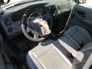 2008 Ford Ranger XL z VIN 1FTYR11U58PA56762, wystawiony jako Copart lot #65041914 z przebiegiem 146 922 mil mil oraz Szkoda całkowita • Salvage title. Historia ofert i sprzedaży dostępna na DreamBid. Obrazek 8.