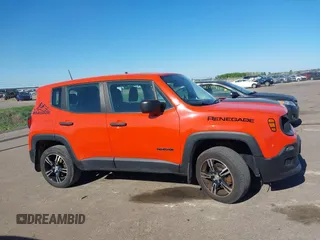 2017 Jeep Renegade Sport z VIN ZACCJBAH9HPG07336, wystawiony jako IAAI lot #42219901 z przebiegiem 118 696 mil mil oraz . Historia ofert i sprzedaży dostępna na DreamBid. Obrazek 13.