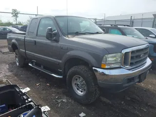 2003 Ford F-250 XL z VIN 1FTNX21FX3EA09912, wystawiony jako IAAI lot #42144302 z przebiegiem 122 953 mil mil oraz . Historia ofert i sprzedaży dostępna na DreamBid. Obrazek 1.