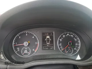 2015 Volkswagen Passat SEL Premium z VIN 1VWCV7A3XFC030563, wystawiony jako Copart lot #56851175 z przebiegiem 217 343 mil mil oraz Szkoda całkowita • Salvage title. Historia ofert i sprzedaży dostępna na DreamBid. Obrazek 9.