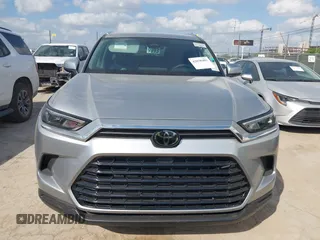2024 Toyota Highlander XLE with VIN 5TDAAAA55RS017176, listed as a IAAI auction lot 42038401 with 14 mi miles and . Bid and sale history available at DreamBid. Image 12.