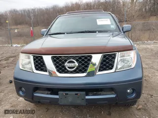 2005 Nissan Pathfinder LE with VIN 5N1AR18WX5C767882, listed as a IAAI auction lot 41867115 with 216,147 mi miles. Bid and sale history available at carsss.com. Image 6.
