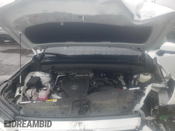 2024 Toyota Highlander XLE with VIN 5TDAAAB56RS056857, listed as a Copart auction lot 55140015 with 11,832 mi miles and Salvage title. Bid and sale history available at DreamBid. Image 12.
