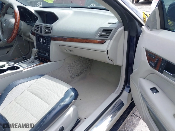 2011 Mercedes-Benz E-Class E 350 with VIN WDDKJ5GB6BF077956, listed as a IAAI auction lot 40459053 with 65,199 mi miles. Bid and sale history available at carsss.com. Image 5.