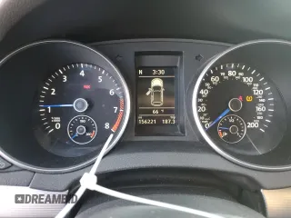 2013 Volkswagen Golf с VIN WVWPF7AJ7DW036011, выставлен на аукционе Copart как лот 81460934 с пробегом 156 221 миль миль и Списание • Salvage title. История ставок и продаж доступна на DreamBid. Изображение 9.