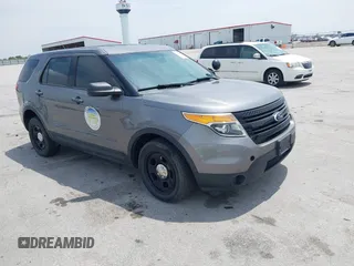 2015 Ford Police Interceptor Utility z VIN 1FM5K8AR2FGB41580, wystawiony jako IAAI lot #42419693 z przebiegiem 86 125 mil mil oraz . Historia ofert i sprzedaży dostępna na DreamBid. Obrazek 1.