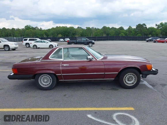 1985 Mercedes-Benz 380 z VIN WDBBA45C0FA026342, wystawiony jako IAAI lot #42197536 z przebiegiem 116 373 mil mil oraz . Historia ofert i sprzedaży dostępna na DreamBid. Obrazek 13.