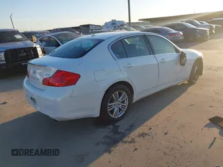 2015 Infiniti Q40 with VIN JN1CV6AR5FM521380, listed as a IAAI auction lot 41024558 with 123,595 mi miles. Bid and sale history available at carsss.com. Image 4.