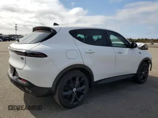 2024 Dodge Hornet R/T Plus z VIN ZACPDFDW8R3A28180, wystawiony jako Copart lot #47788165 z przebiegiem 1 207 mil mil oraz Szkoda całkowita • Salvage title. Historia ofert i sprzedaży dostępna na DreamBid. Obrazek 3.