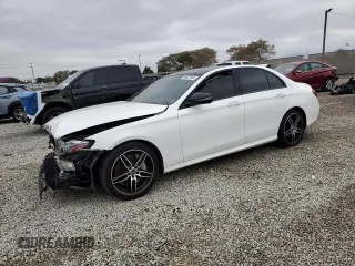 2020 Mercedes-Benz E-Class E 350 with VIN WDDZF8DB6LA701257, listed as a Copart auction lot 43832105 with 37,601 mi miles and Salvage Title. Bid and sale history available at carsss.com. Image 1.