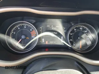 2017 Jeep Cherokee Latitude z VIN 1C4PJLCB8HW640881, wystawiony jako Copart lot #57718415 z przebiegiem 185 761 mil mil oraz Szkoda całkowita • Salvage title. Historia ofert i sprzedaży dostępna na DreamBid. Obrazek 9.