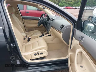 2005 Volkswagen Jetta 2.5L with VIN 3VWDF71K65M641809, listed as a IAAI auction lot 42230703 with 215,996 mi miles and . Bid and sale history available at DreamBid. Image 5.