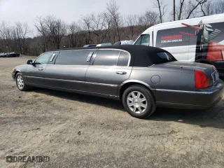 2007 Lincoln Town Car Executive w/Limousine Pkg with VIN 1L1FM88W67Y638140, listed as a Copart auction lot 49112625 with 123,496 mi miles and Clean Title. Bid and sale history available at carsss.com. Image 2.