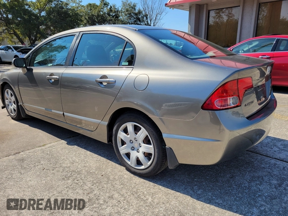 2008 Honda Civic LX z VIN 2HGFA16528H351971, wystawiony jako IAAI lot #41810695 z przebiegiem 221 757 mil mil oraz . Historia ofert i sprzedaży dostępna na DreamBid. Obrazek 3.