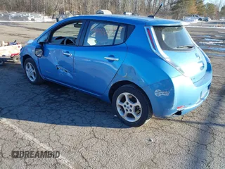 2011 Nissan LEAF SL-e with VIN JN1AZ0CP6BT005453, listed as a IAAI auction lot 41440017 with 19,230 mi miles. Bid and sale history available at carsss.com. Image 3.