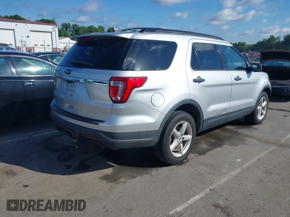 2019 Ford Explorer z VIN 1FM5K7B80KGA18578, wystawiony jako IAAI lot #42408067 z przebiegiem 124 938 mil mil oraz . Historia ofert i sprzedaży dostępna na DreamBid. Obrazek 4.
