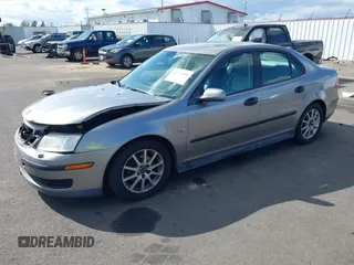 2004 Saab 9-3 z VIN YS3FB49S041036411, wystawiony jako IAAI lot #42010899 z przebiegiem 130 847 mil mil oraz . Historia ofert i sprzedaży dostępna na DreamBid. Obrazek 17.