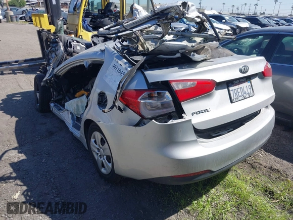 2016 Kia Forte LX z VIN KNAFK4A6XG5616152, wystawiony jako IAAI lot #40110455 z przebiegiem Nie podano mil oraz . Historia ofert i sprzedaży dostępna na DreamBid. Obrazek 3.