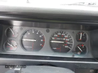 1996 Jeep Cherokee Sport z VIN 1J4FT68S6TL267408, wystawiony jako IAAI lot #42385629 z przebiegiem 268 753 mil mil oraz . Historia ofert i sprzedaży dostępna na DreamBid. Obrazek 7.